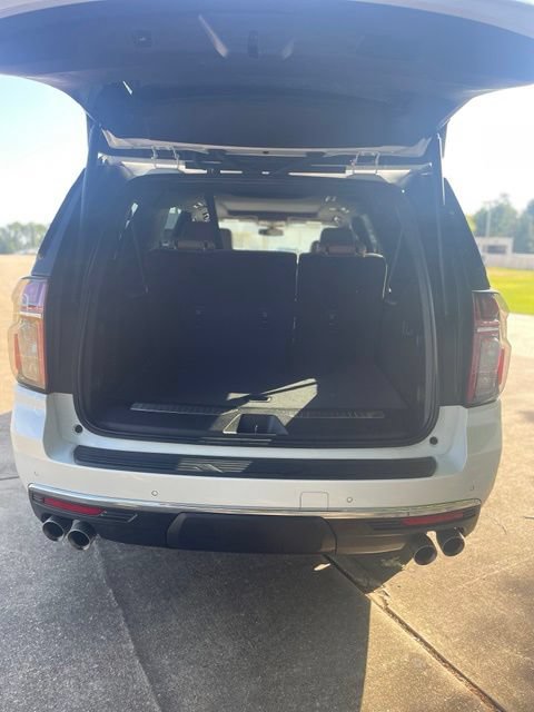 Used 2021 Chevrolet Suburban Premier w/ Texas Edition RWD image 6