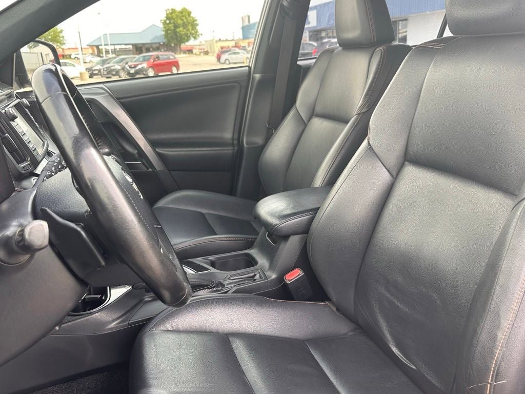 Used 2018 Toyota RAV4 SE w/ Power Extra Value Package AWD/4WD image 13
