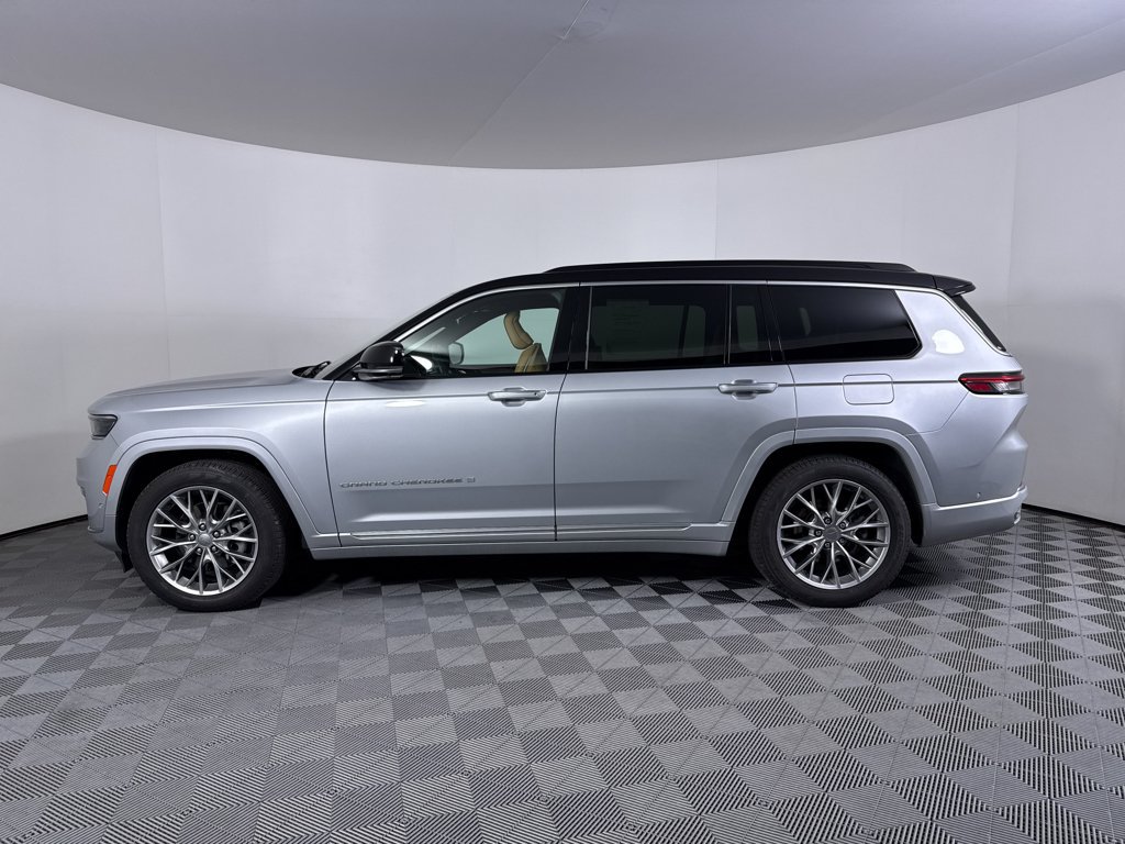 Used 2024 Jeep Grand Cherokee L Summit AWD/4WD image 14