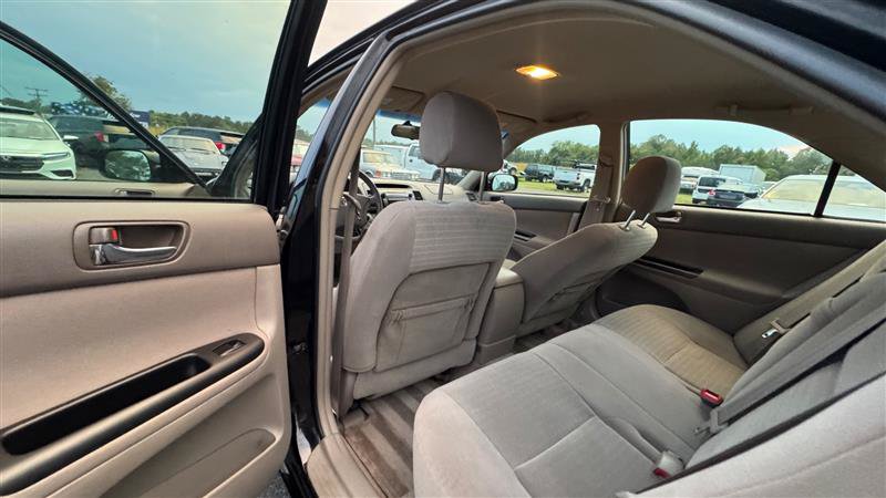 Used 2005 Toyota Camry LE FWD image 38