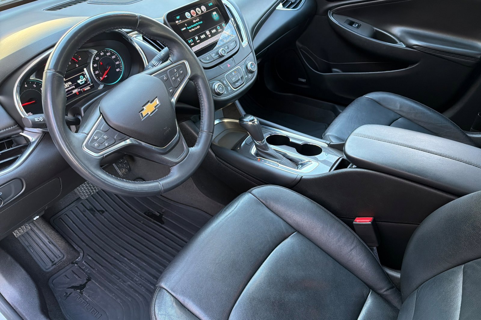 Used 2018 Chevrolet Malibu LT w/ Leather Package image 11