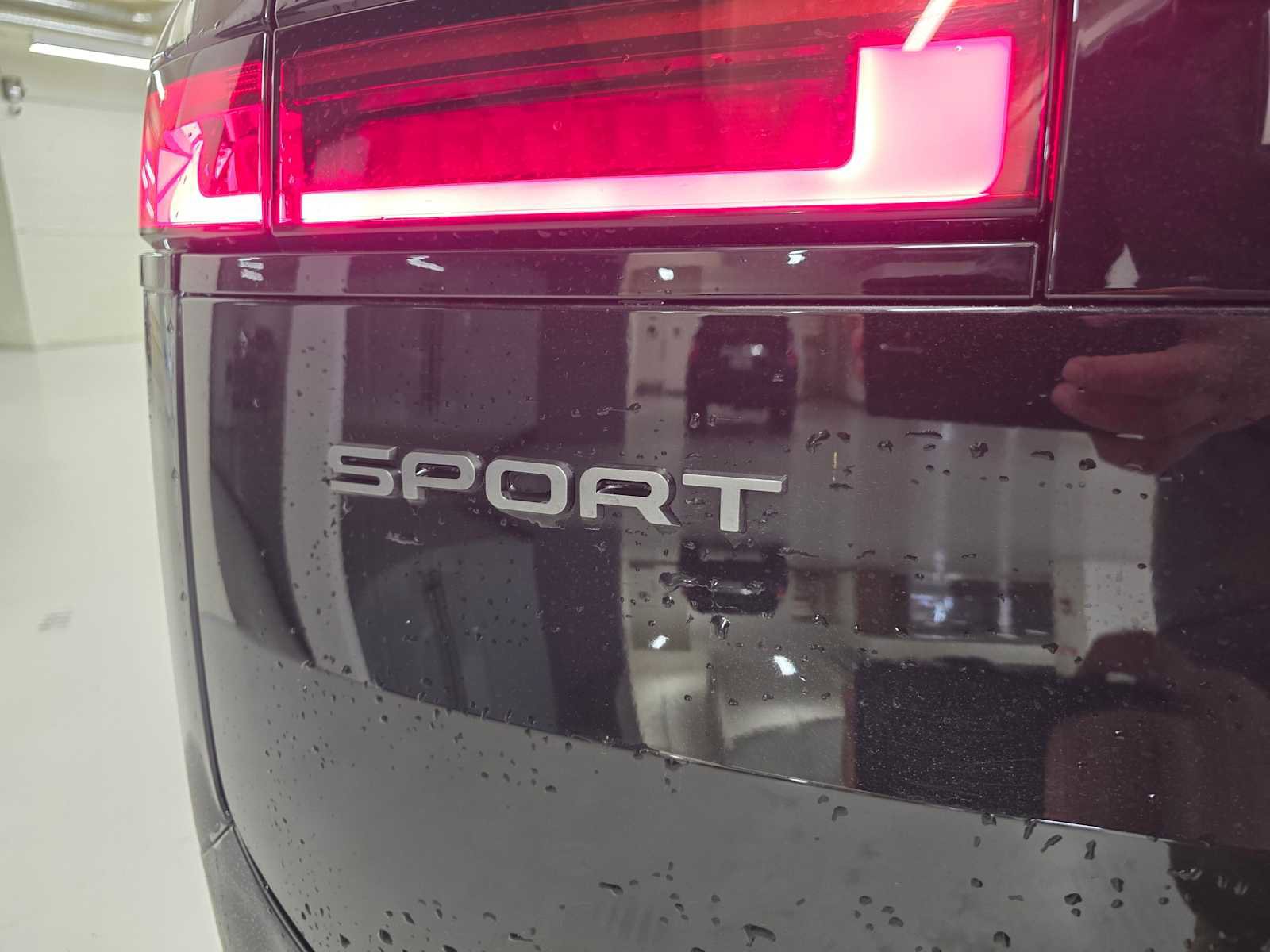 Used 2025 Land Rover Range Rover Sport SE image 16