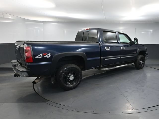 Used 2005 Chevrolet Silverado 2500 LS w/ Heavy-Duty Power Package AWD/4WD image 3