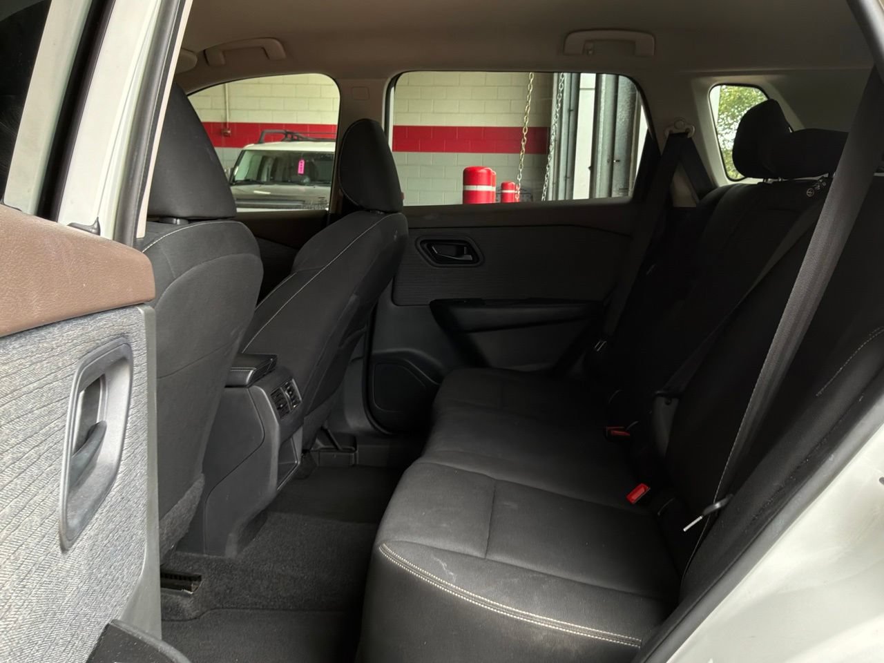 Used 2023 Nissan Rogue S AWD/4WD image 13