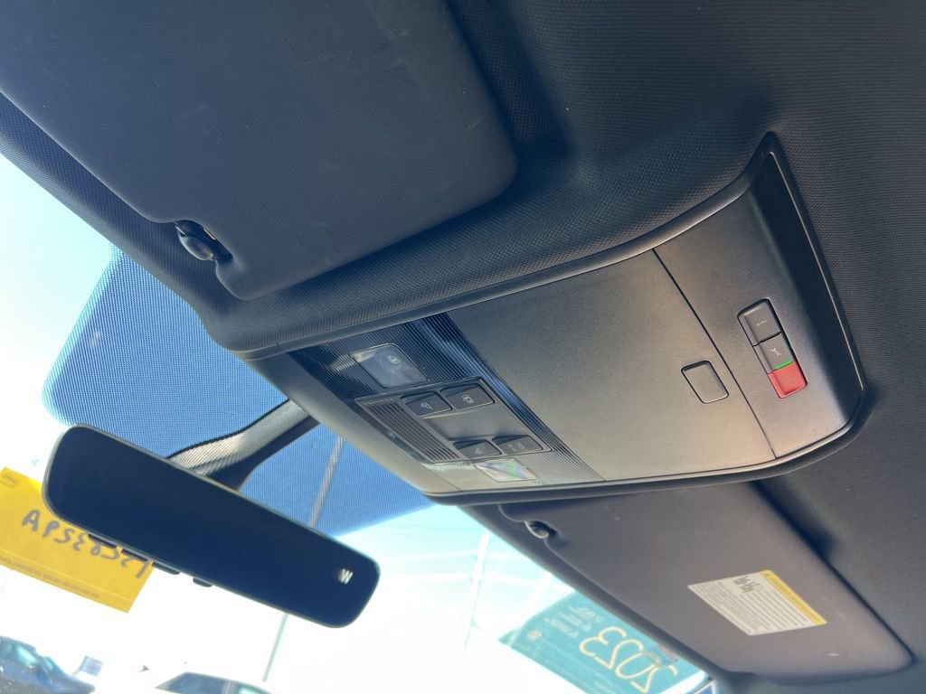 Used 2023 Volkswagen Atlas Cross Sport SE image 23