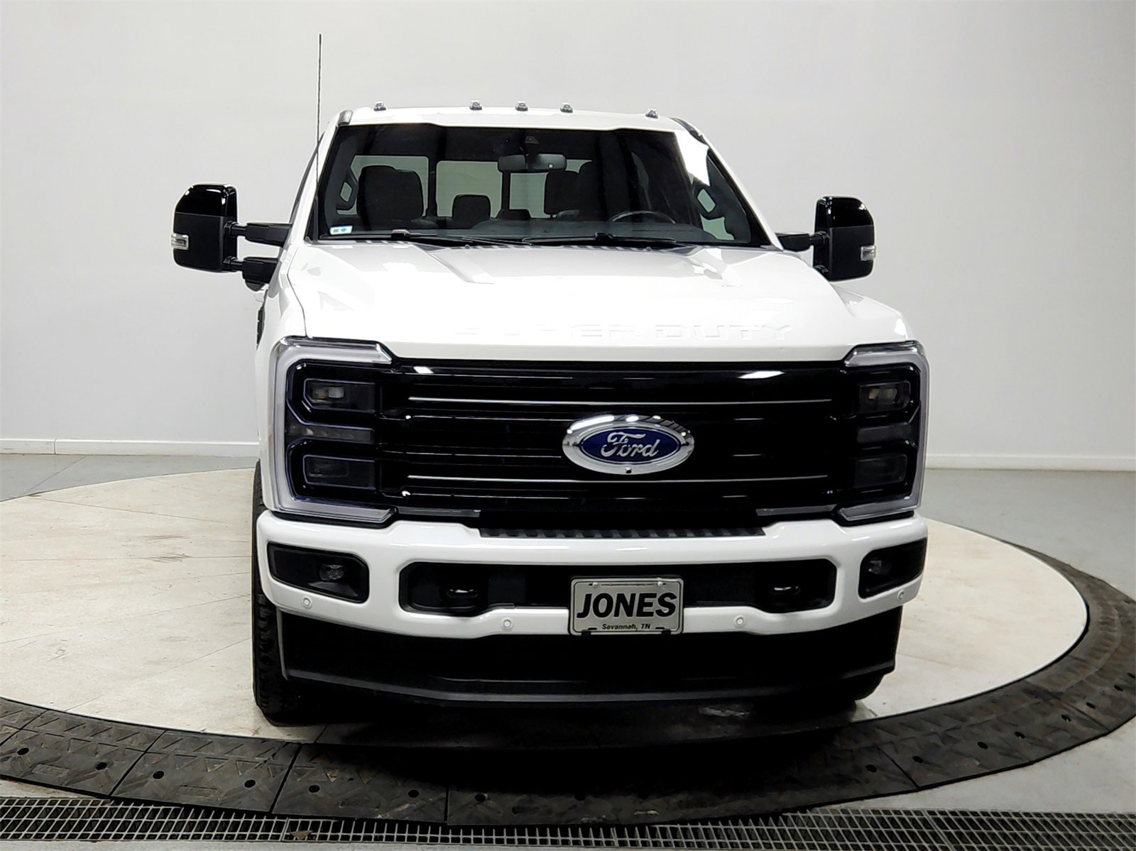 Used 2025 Ford F250 Platinum image 2