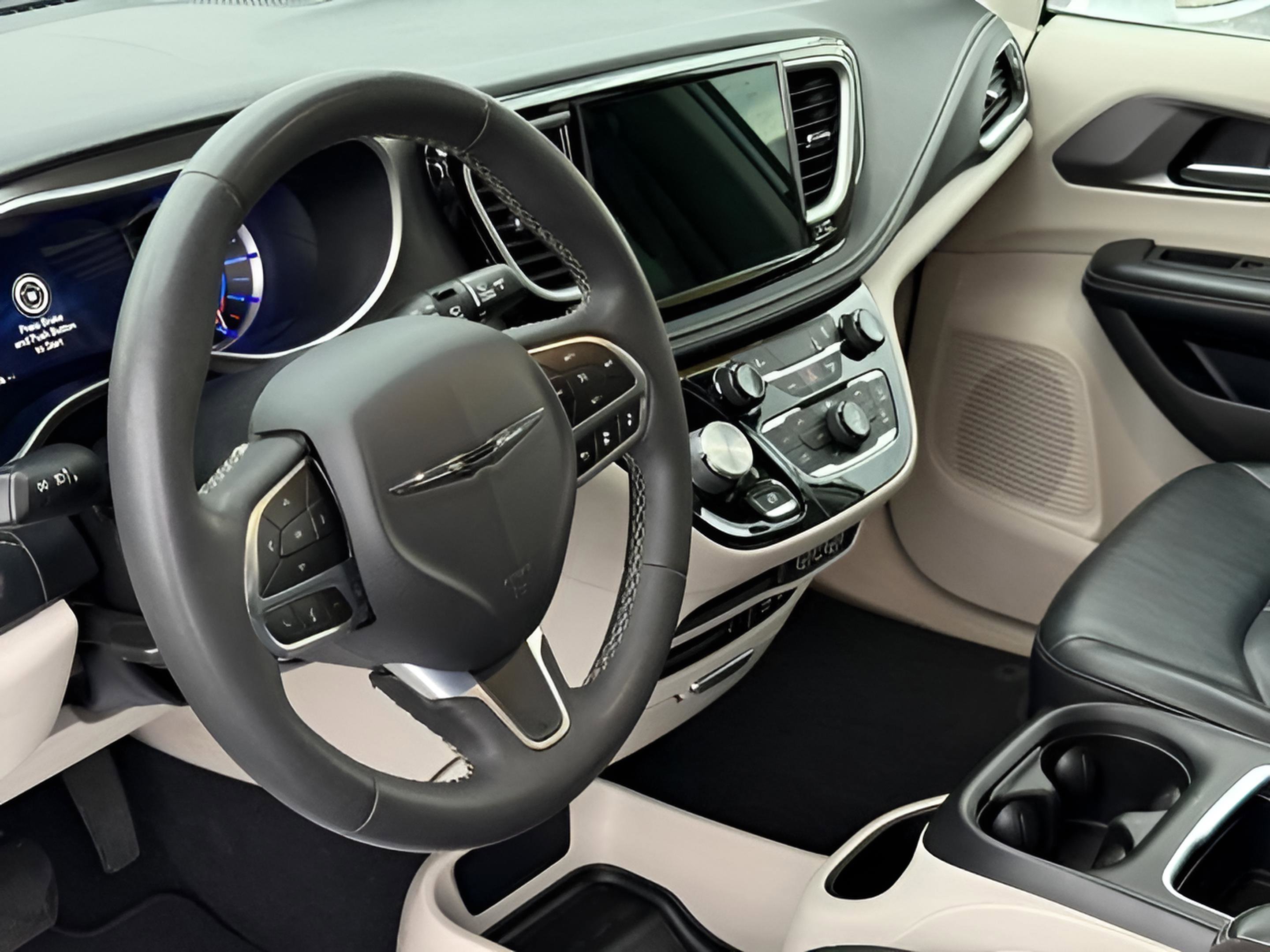 Used 2022 Chrysler Pacifica Touring-L FWD image 20