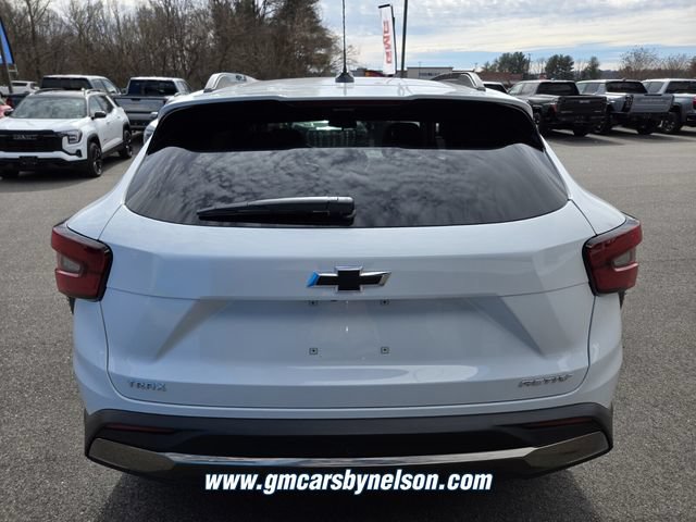New 2026 Chevrolet Trax ACTIV w/ Sunroof Package FWD image 5