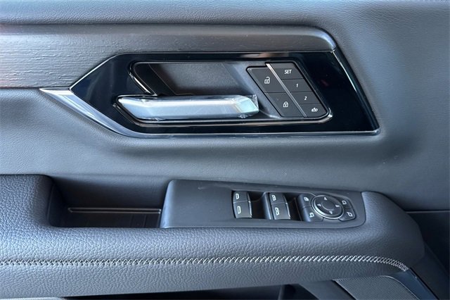 New 2026 GMC Yukon Denali w/ Sun & Power Step Package image 11