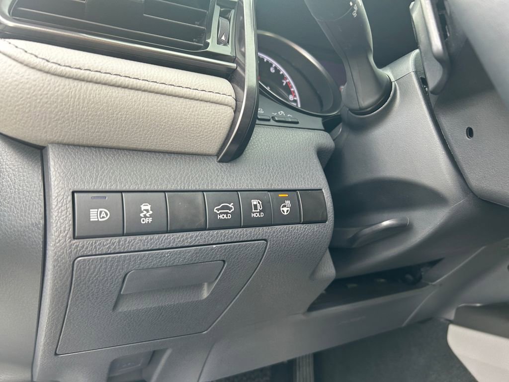 Used 2024 Toyota Camry SE w/ Cold Weather Package image 21