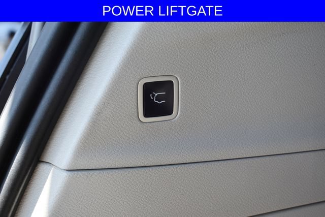 Used 2024 Chrysler Pacifica Touring-L FWD image 7