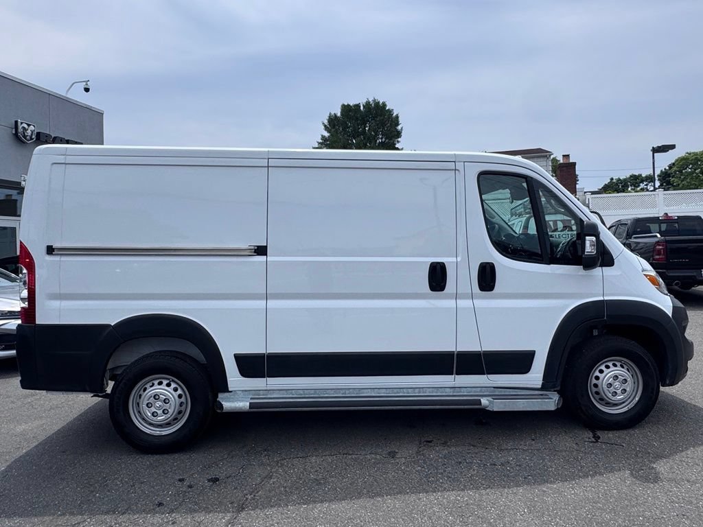 Used 2025 RAM ProMaster 2500 w/ U-Haul Equipment Group FWD image 9