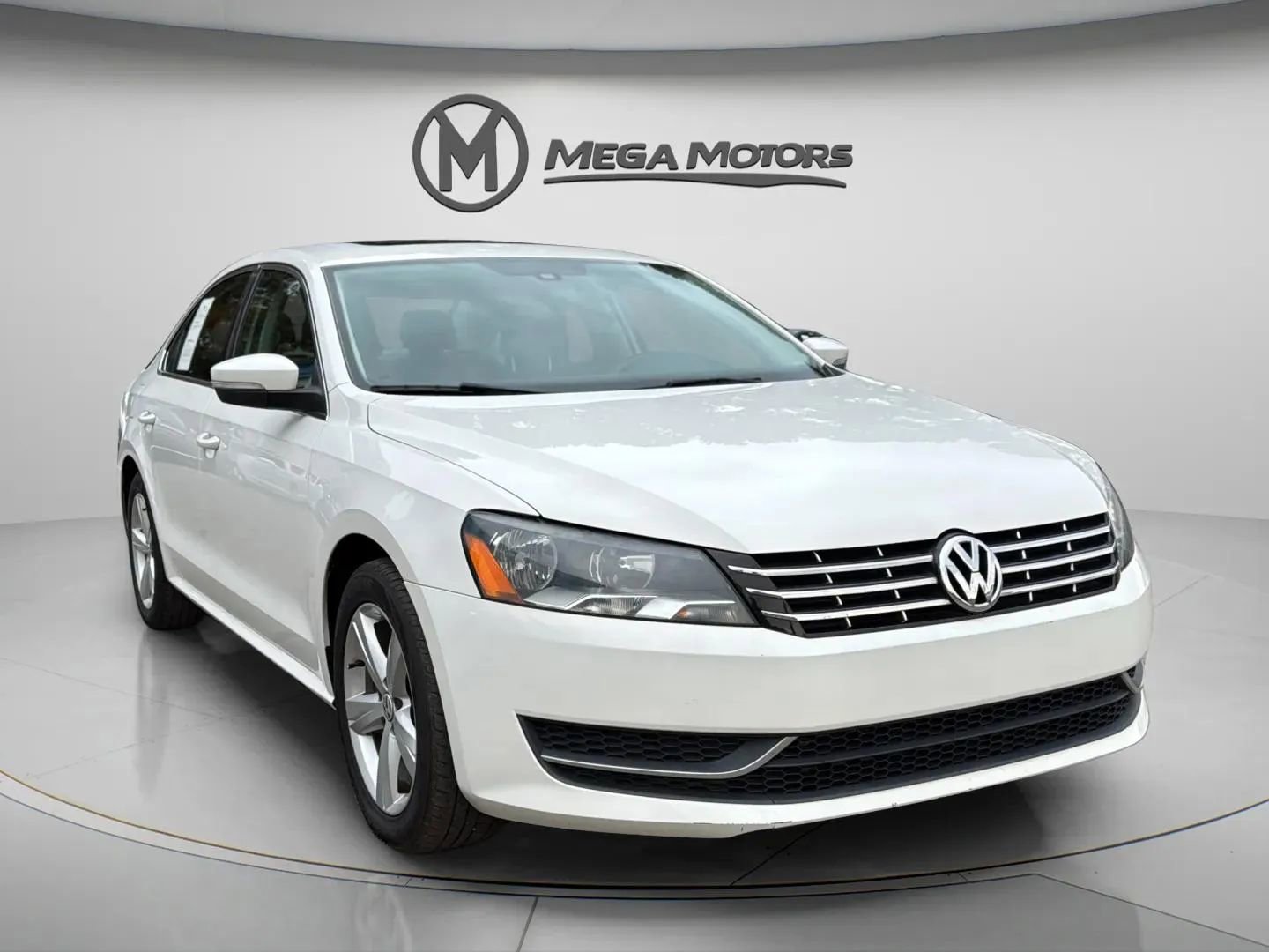 Used 2013 Volkswagen Passat TDI SE image 11