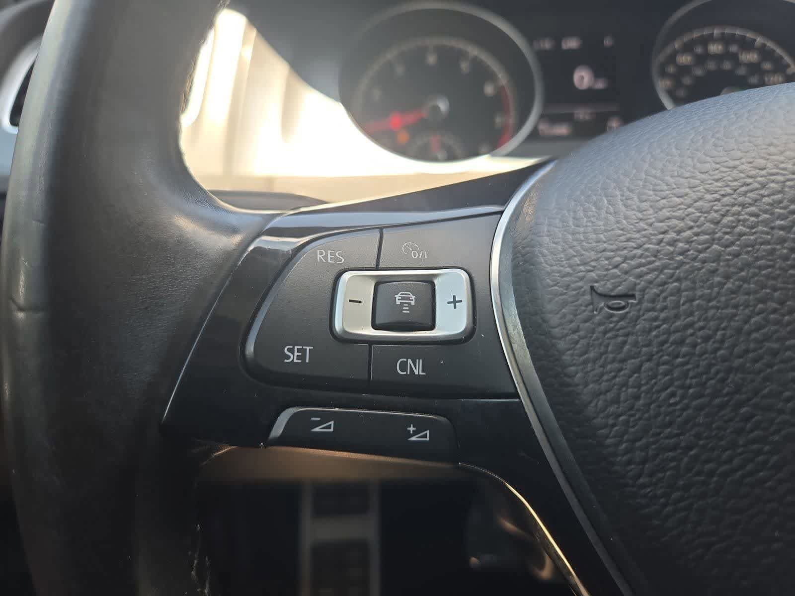 Used 2017 Volkswagen Golf Alltrack AWD/4WD image 24