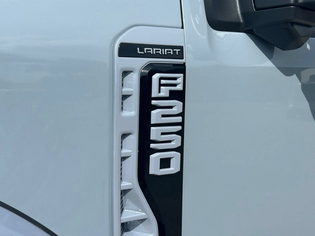 New 2026 Ford F250 Lariat w/ Black Appearance Package AWD/4WD image 19