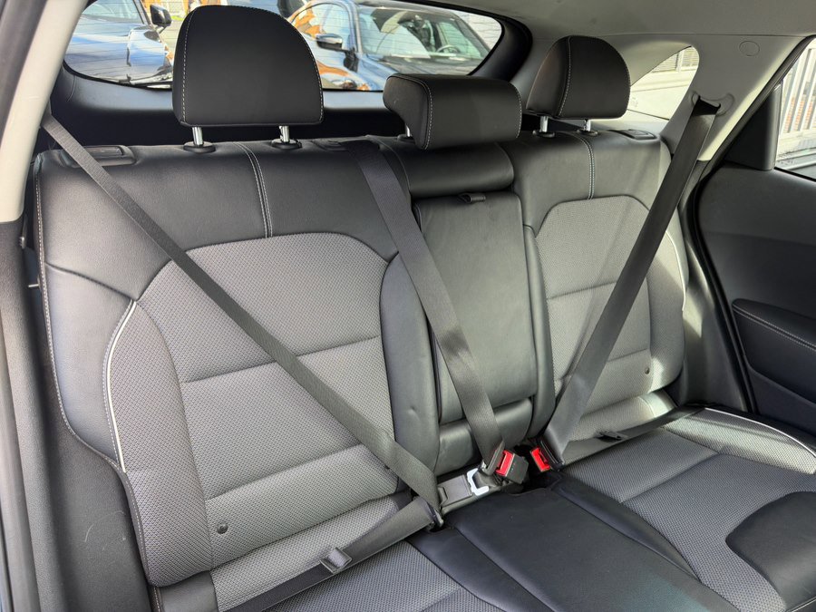 Used 2020 Kia Niro EX w/ Cold Weather Package image 38