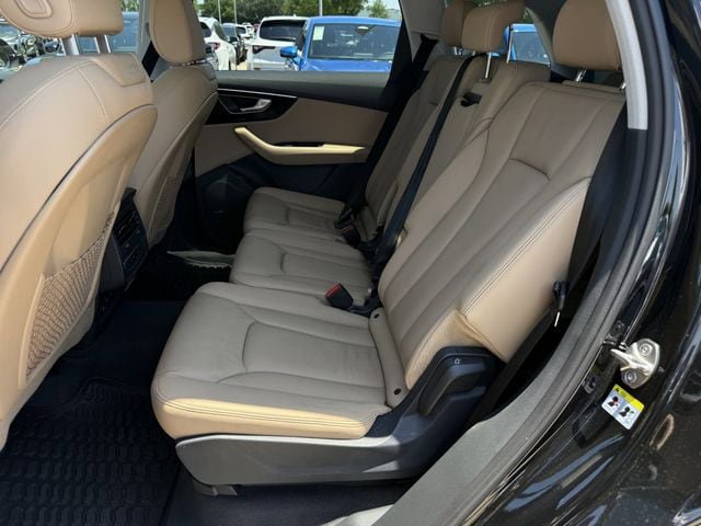 Used 2023 Audi Q7 3.0T Premium w/ Convenience Package AWD/4WD image 26