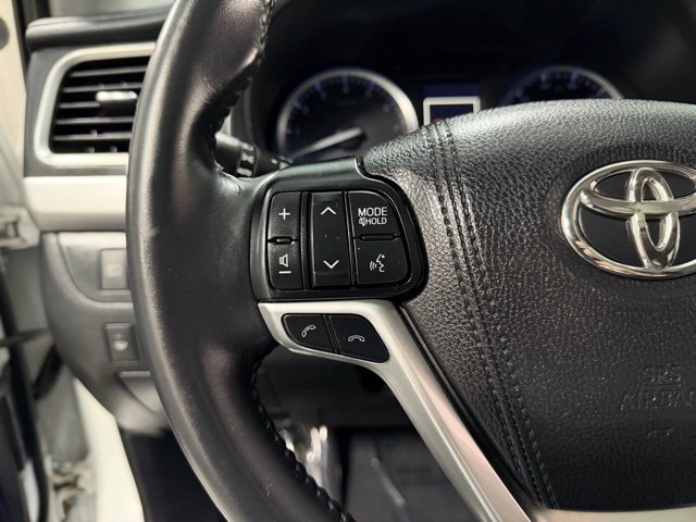 Used 2019 Toyota Highlander XLE image 21