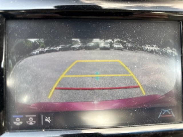 Used 2018 Toyota Camry XLE image 23