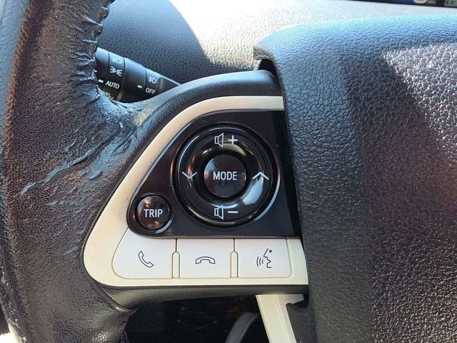 Used 2016 Toyota Prius Three Touring FWD image 28