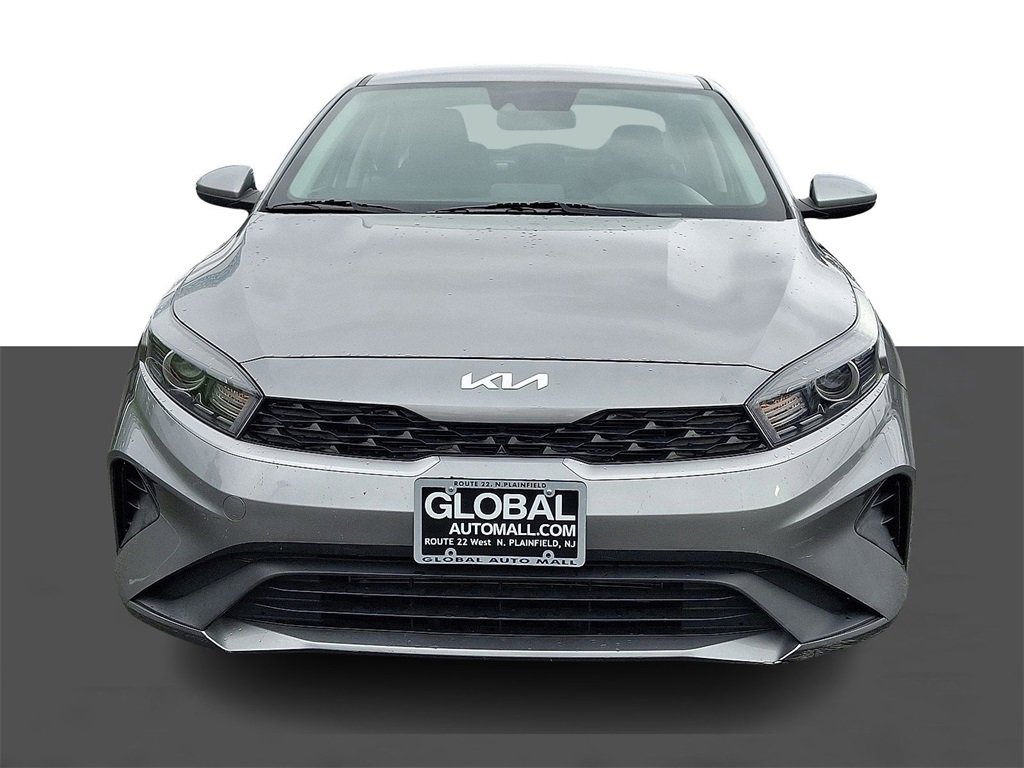 Used 2023 Kia Forte LXS image 2
