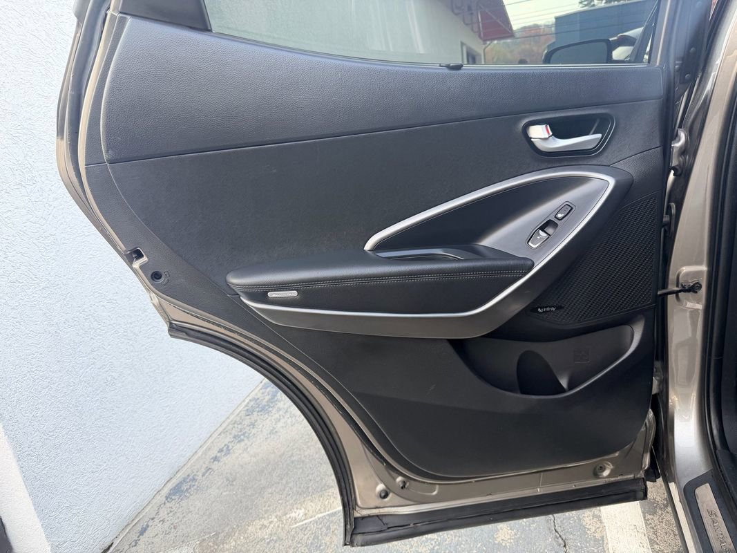 Used 2017 Hyundai Santa Fe Sport image 23