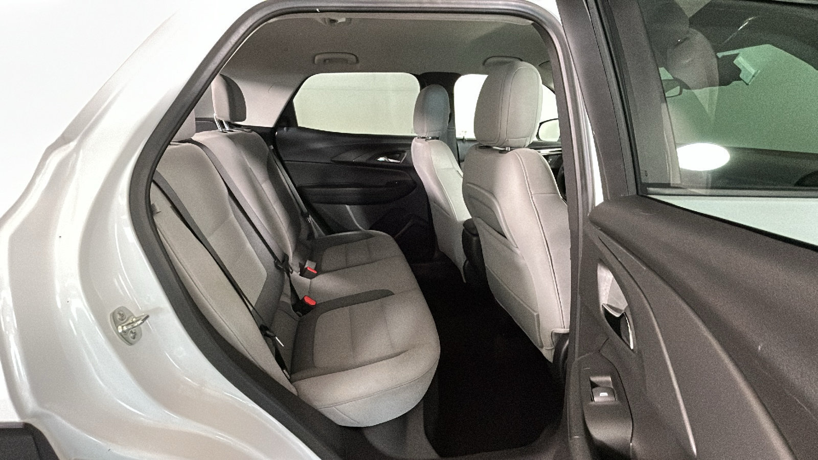 Used 2025 Chevrolet TrailBlazer LT AWD/4WD image 34