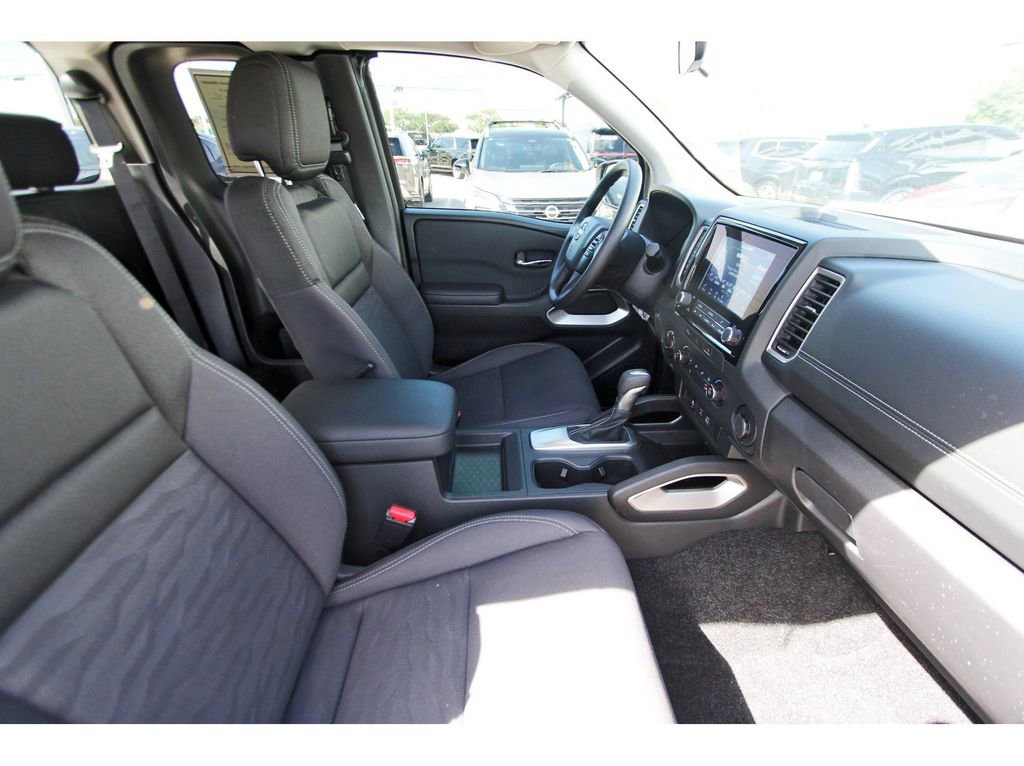 Certified 2024 Nissan Frontier SV w/ Technology Package image 9