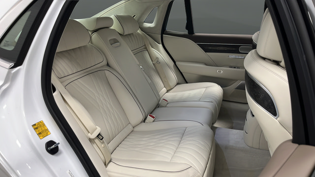 Used 2025 Genesis G90 3.5T AWD/4WD image 26