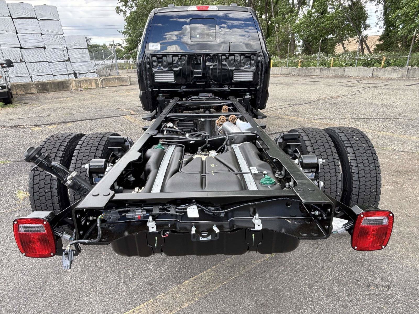 New 2026 Ford F550 4x4 Supercab Super Duty image 9