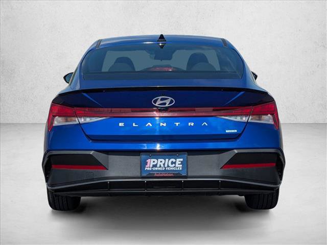 Used 2025 Hyundai Elantra SEL image 7