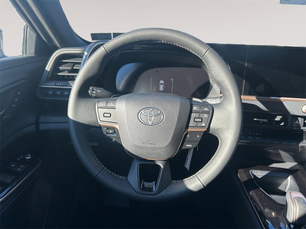 Used 2025 Toyota Crown Signia image 12