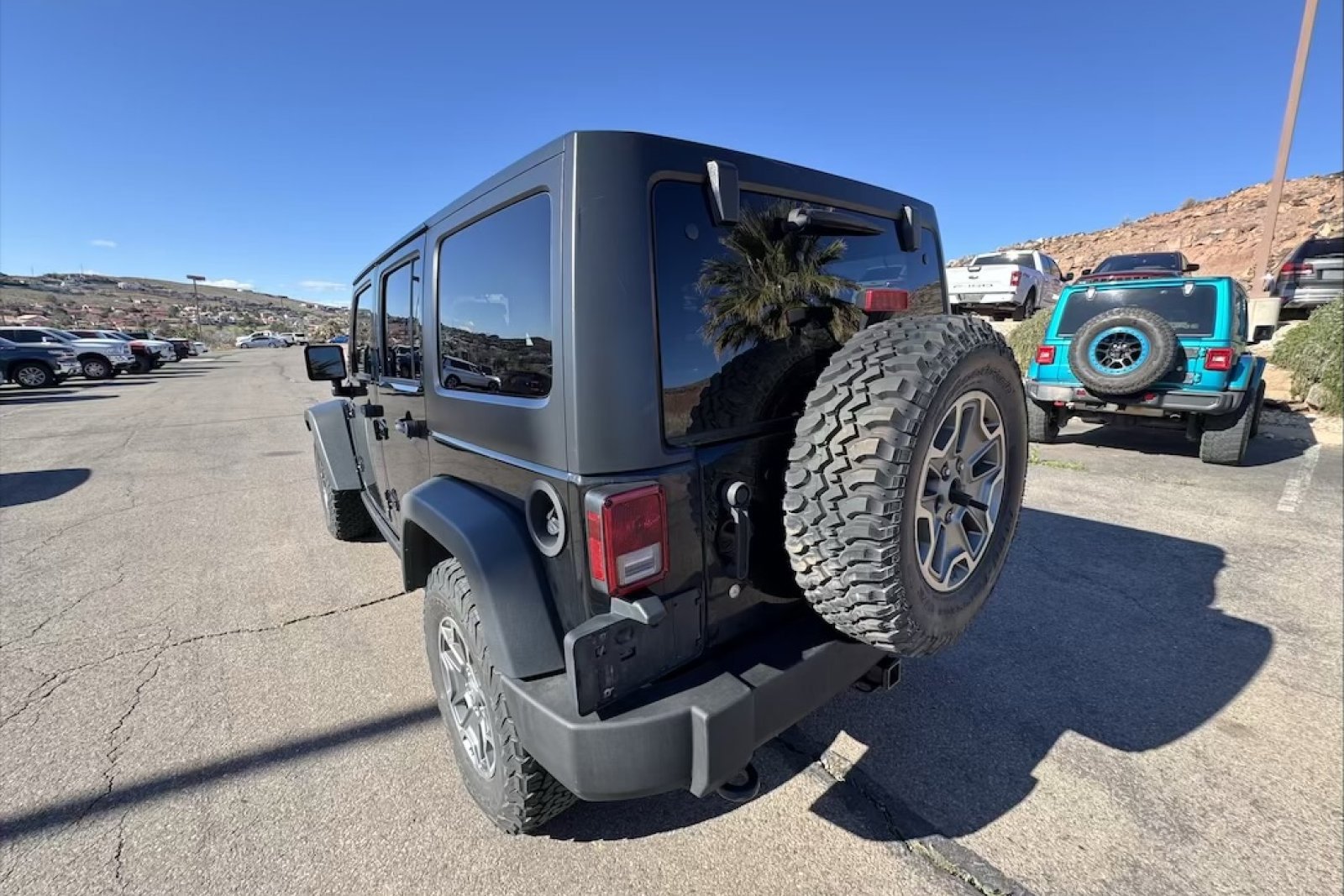 Used 2016 Jeep Wrangler Unlimited Rubicon w/ Max Tow Package image 3