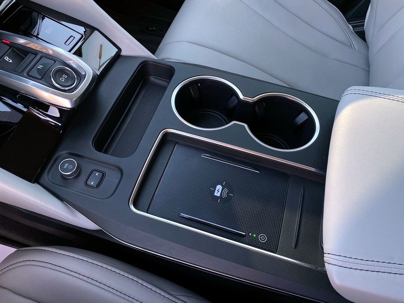 Used 2026 Acura MDX w/ Technology Package image 18