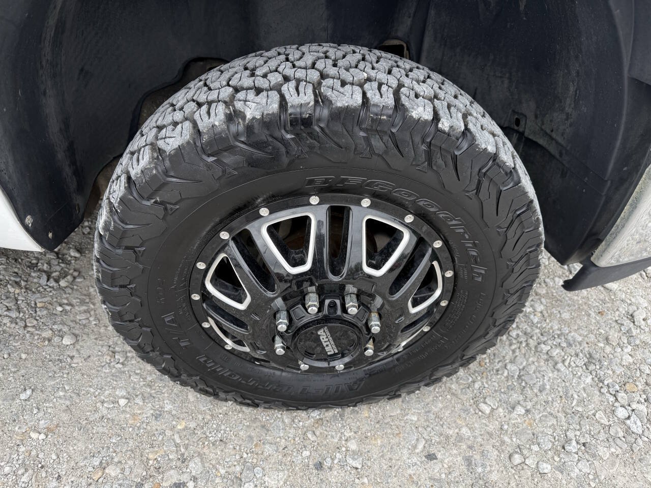 Used 2009 GMC Sierra 3500 SLT AWD/4WD image 12
