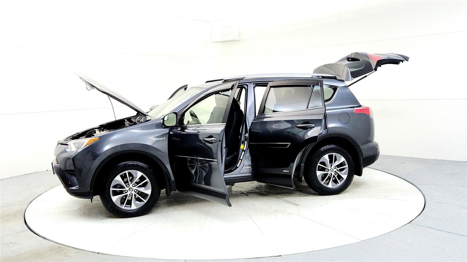 Certified 2018 Toyota RAV4 XLE w/ Carpet Mat Package image 10