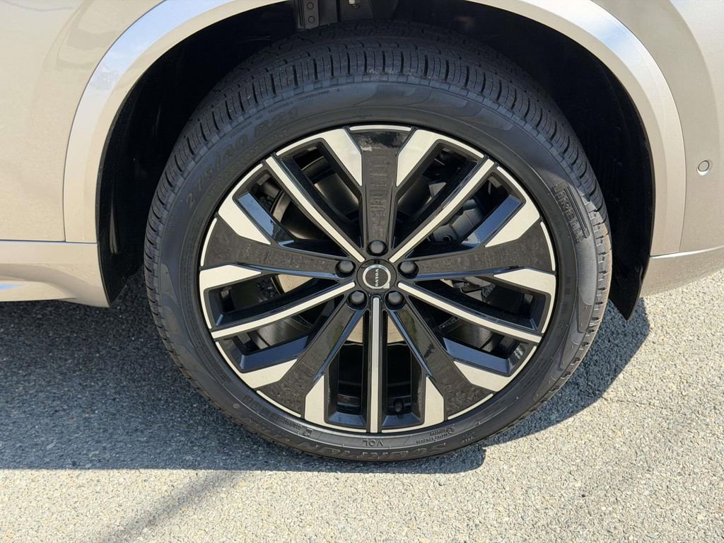 New 2026 Volvo XC90 B6 Plus w/ Protection Package AWD/4WD image 24