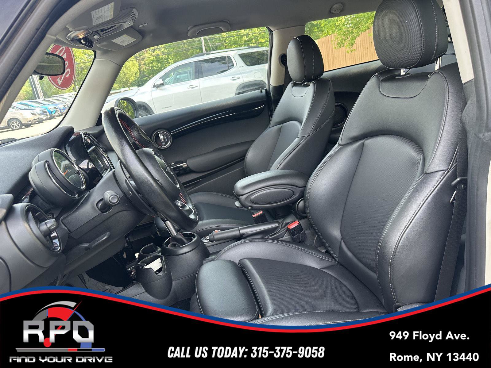 Used 2019 MINI Cooper S w/ Signature Upholstery Package FWD image 13