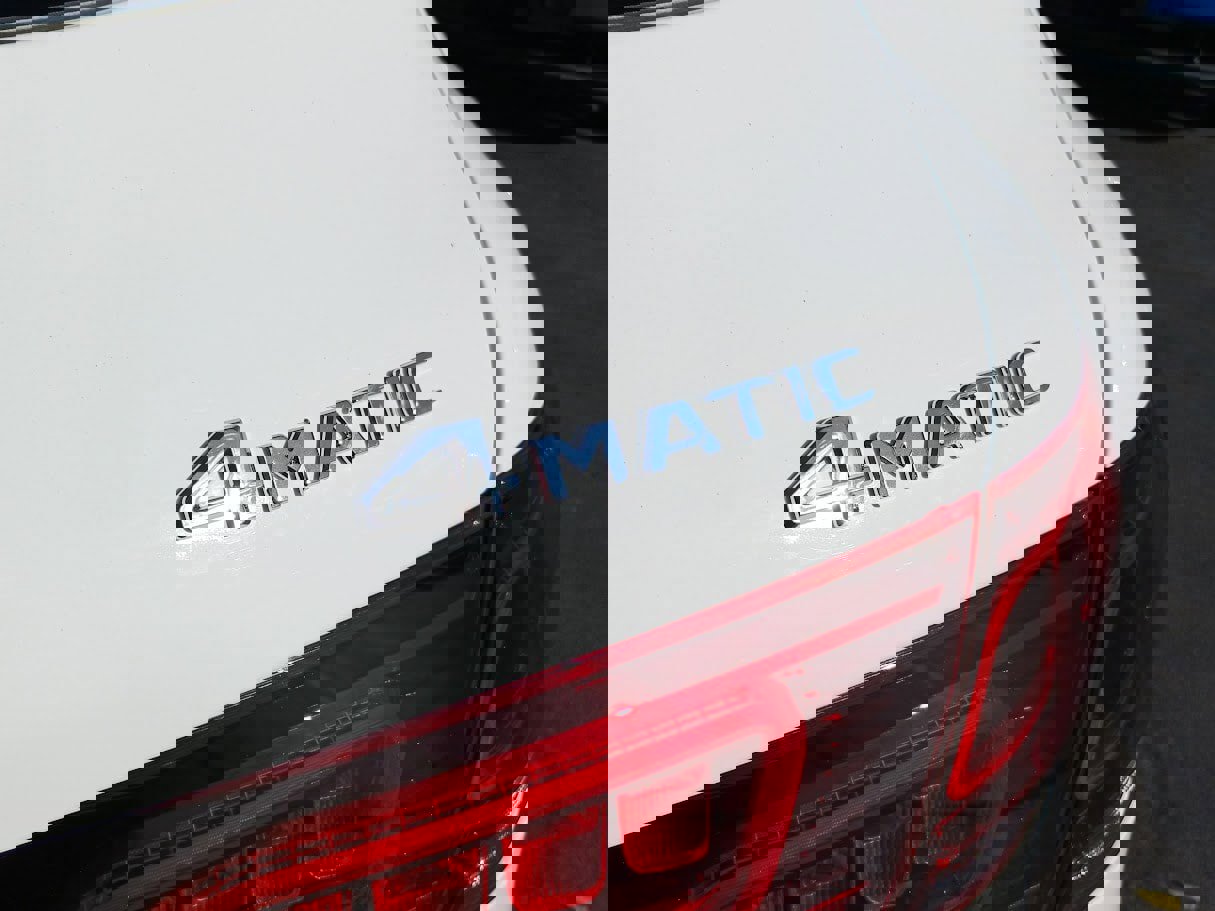 Used 2021 Mercedes-Benz GLC 300 4MATIC image 12