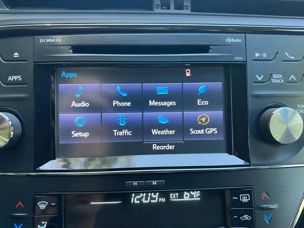 Used 2016 Toyota Avalon XLE image 12