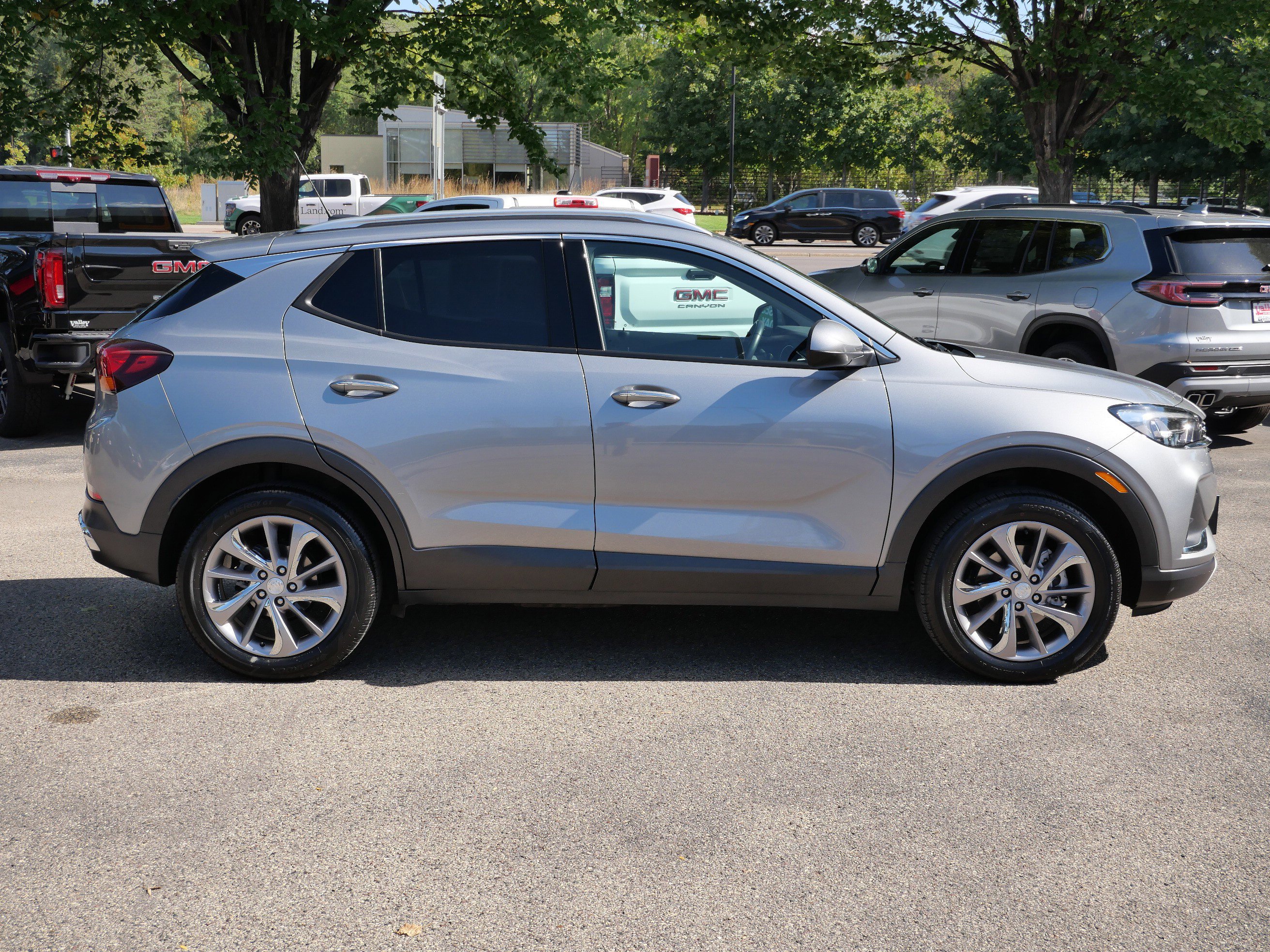 Used 2023 Buick Encore GX Essence w/ Experience Buick Package image 10