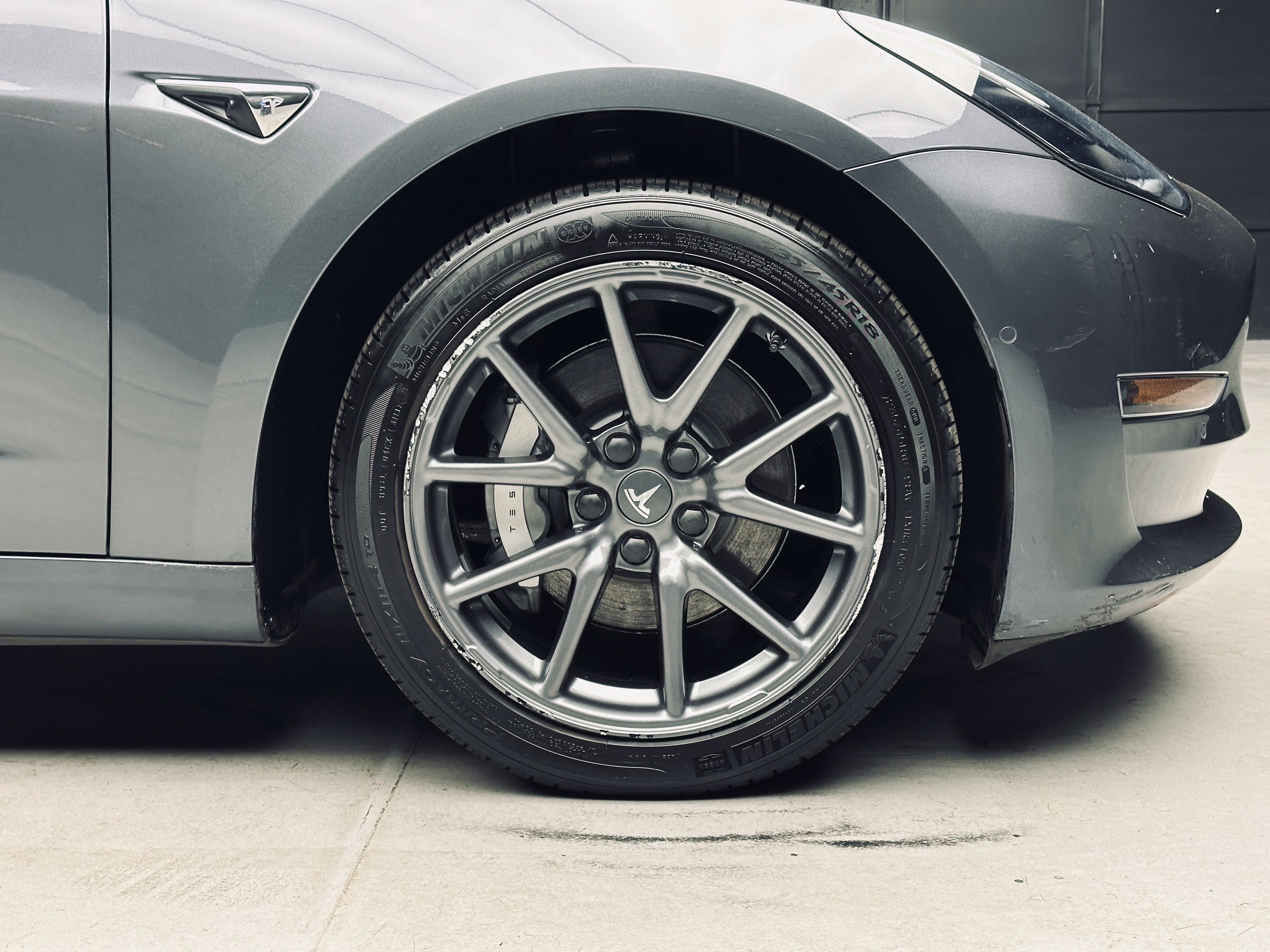Used 2018 Tesla Model 3 Long Range AWD/4WD image 33