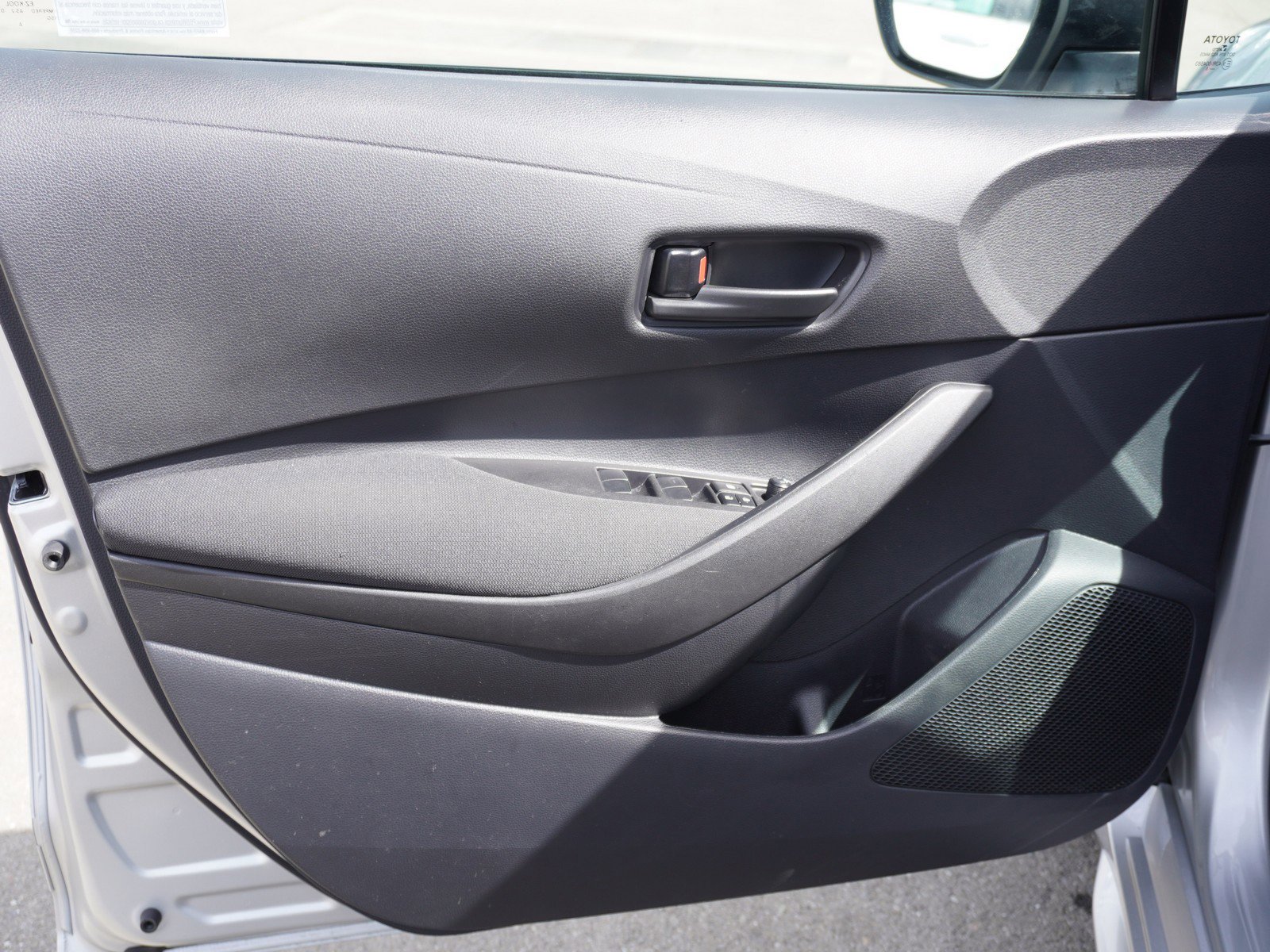 Used 2025 Toyota Corolla LE image 16