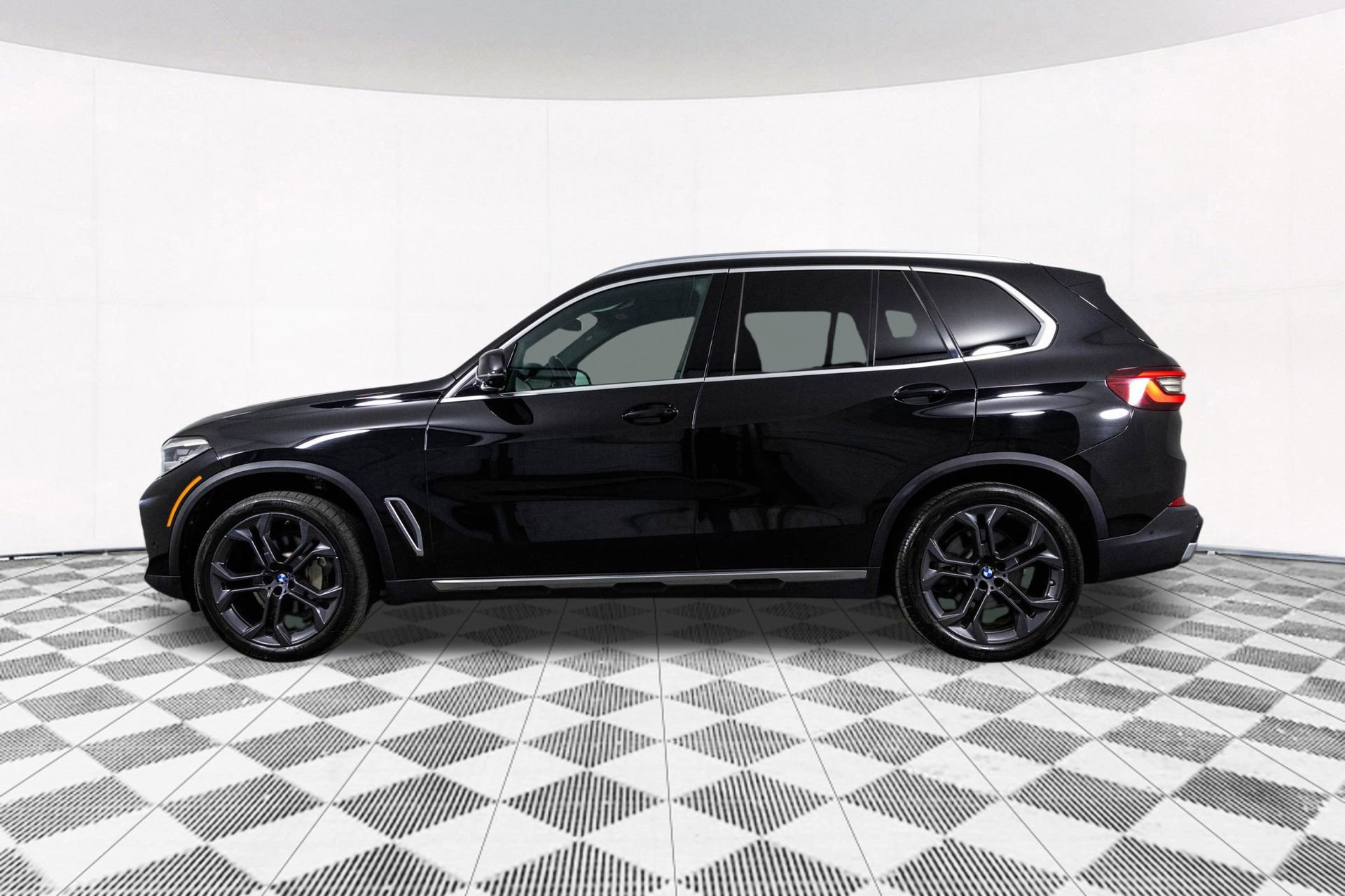 Used 2022 BMW X5 xDrive40i AWD/4WD image 11