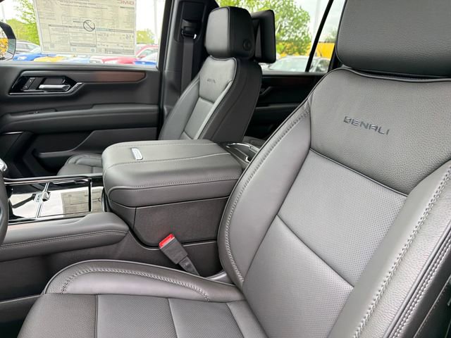 New 2026 GMC Yukon XL Denali w/ Denali Reserve Package AWD/4WD image 17
