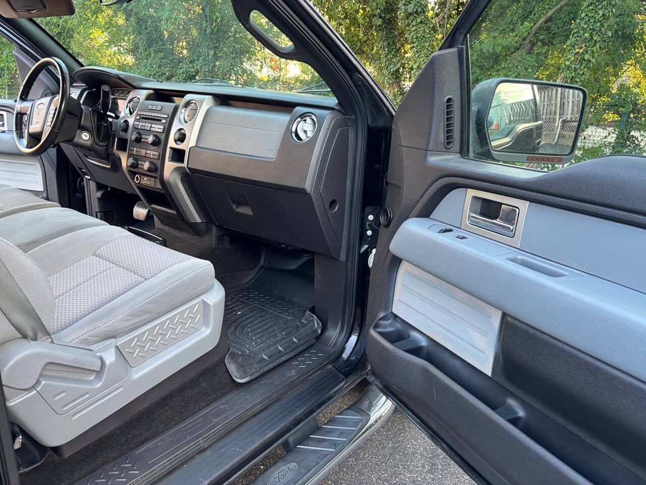 Used 2011 Ford F150 XLT w/ XLT Convenience Pkg AWD/4WD image 21