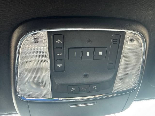 Used 2018 Jeep Grand Cherokee Limited AWD/4WD image 29