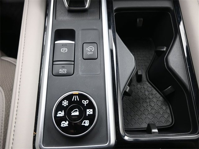 Certified 2025 Nissan Pathfinder SL image 9