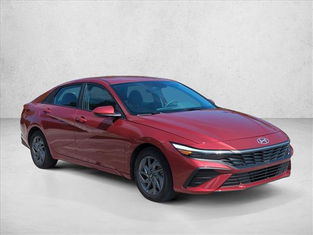 Used 2024 Hyundai Elantra SEL FWD image 3