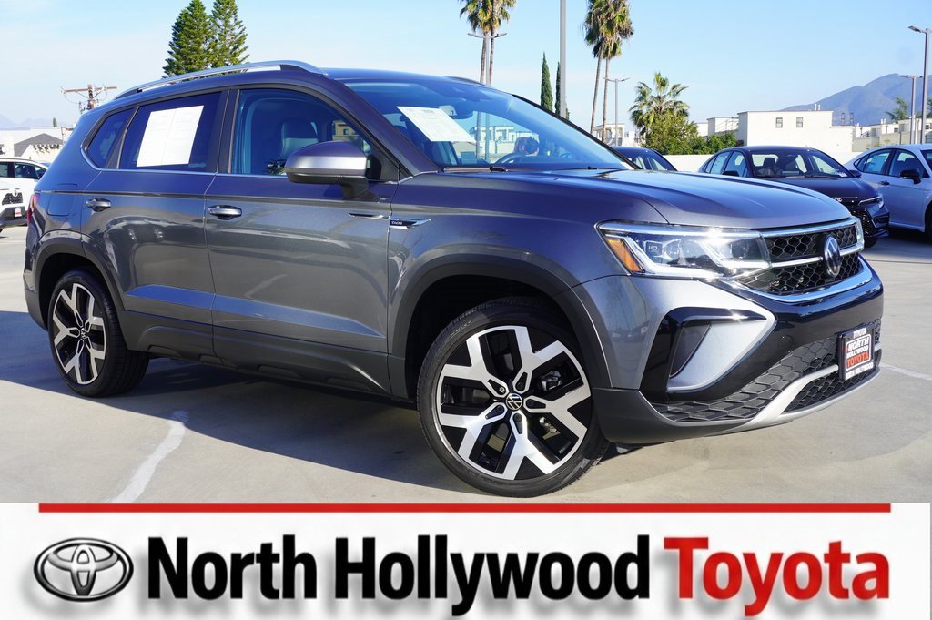 Used 2023 Volkswagen Taos SEL image 1